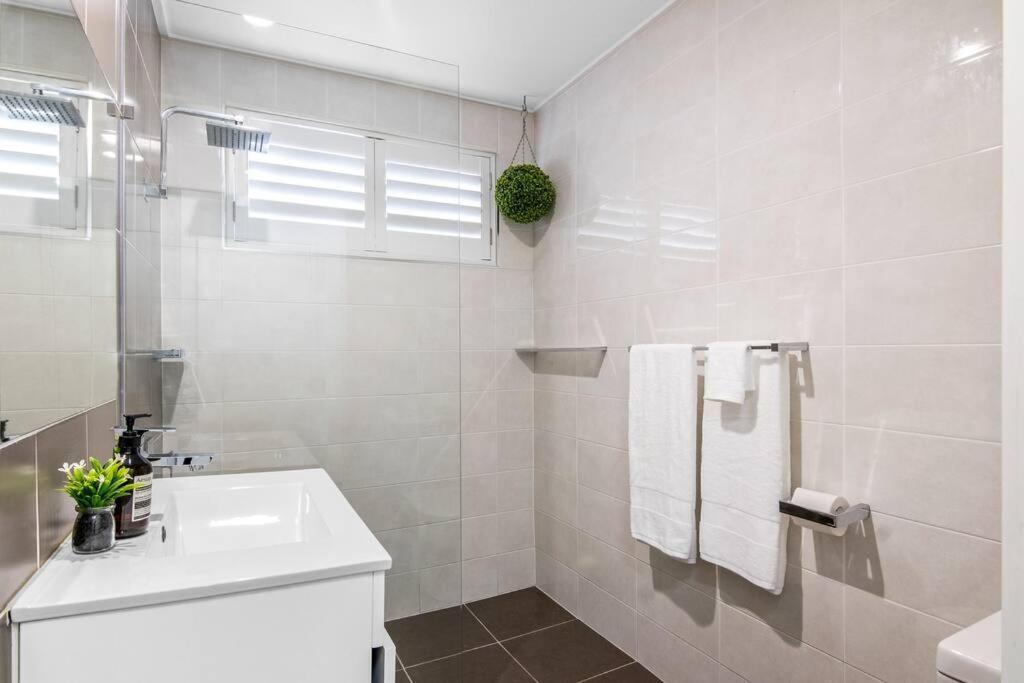 Burleigh Beachfront Beauty 2 Bed Parking Wifi * Gold Coast